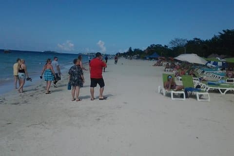 Negril 7 Miles Beach, Rick's Cafe N Time Square Winkelen bij Falmouth