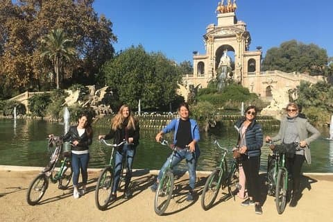 Høydepunkter i Barcelona - Sunset Private sykkel tur med Cava