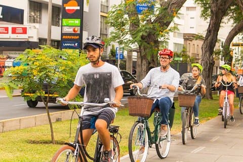 ミラフローレスとサン イシドロへのリマ サイクリング ツアー
