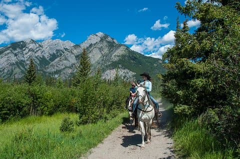 2 horas de aventura a caballo de Banff
