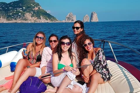 Sehr kleine Gruppe Capri Bootsausflug mit Transfer von Sorrent
