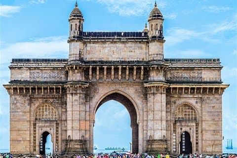 South Mumbai City with Dharavi Slum Tour in Private Vehicle