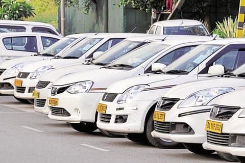Agra to Delhi airport transfer by air-conditioned car