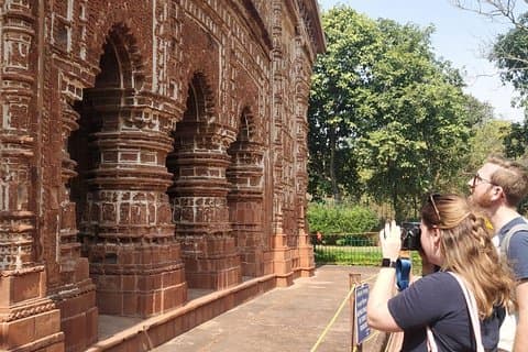 Day trip from Kolkata to Bishnupur for Terracotta Temples and Silk