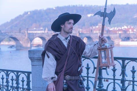 Praga medievale attraverso gli occhi di un guardiano notturno