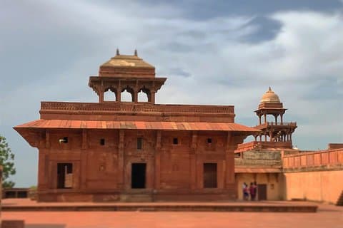 Bundi nach Agra Drop über Abhaneri Step Well's & Fatehpur Sikri