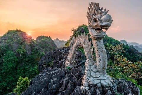 Utrolig Ninh Binh: Tam Coc - Mua Cave - Hoa Lu (VIP liten gruppe)