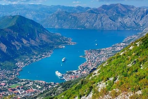 Beleza selvagem da Caverna Lipa, incluindo Budva e Cetinje