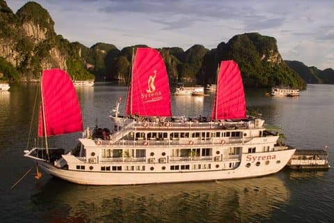 Durante la noche en el crucero de Syrena 4 estrellas todas las inclusiones de Hanoi