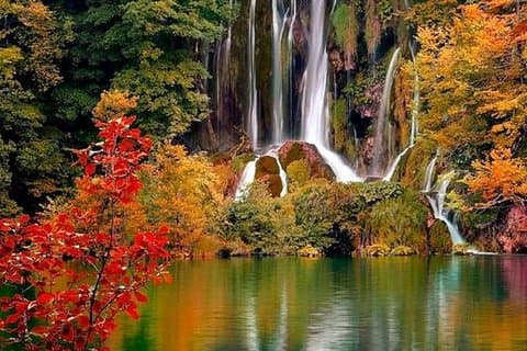 Tour privato al parco nazionale dei laghi di Plitvice da Spalato o Trogir