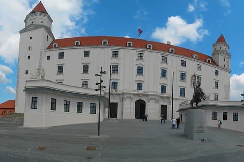 Budapest to Bratislava Costumizable Private Day tour with lunch