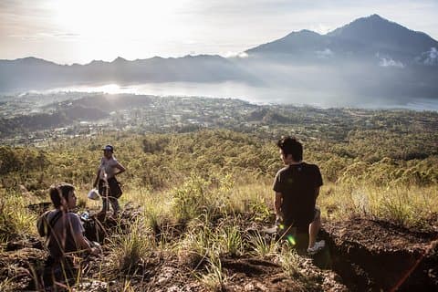 Randonnée au lever du soleil sur le mont Batur avec rizière et arrêt à la cascade