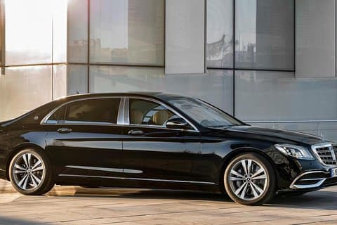 Privater Transfer mit dem Auto von Sorrent nach Neapel (Flughafen, Hafen, Bahnhof)