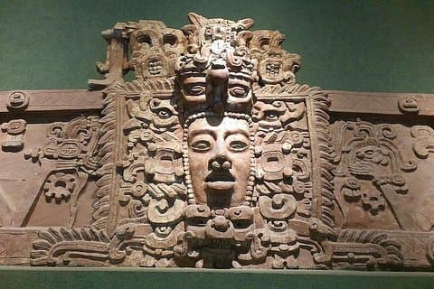 人類学博物館テオティワカンピラミッドとメキシコシティプライベートツアー