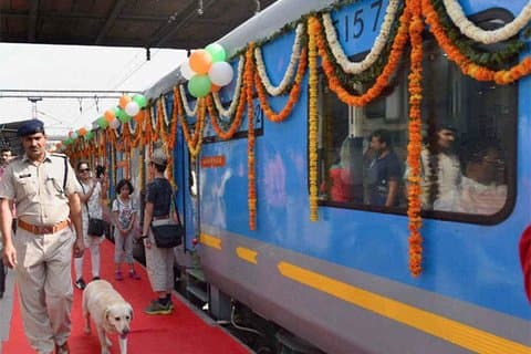 Delhi till Agra-tur med snabbtåg