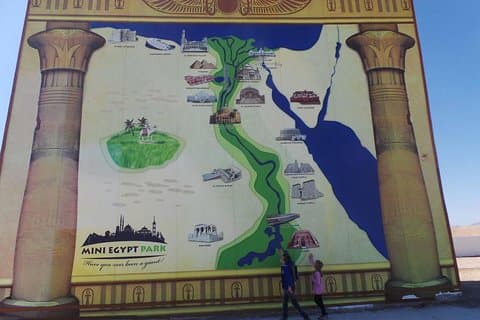 Excursão guiada pelo Mini Egypt Park saindo de Hurgada