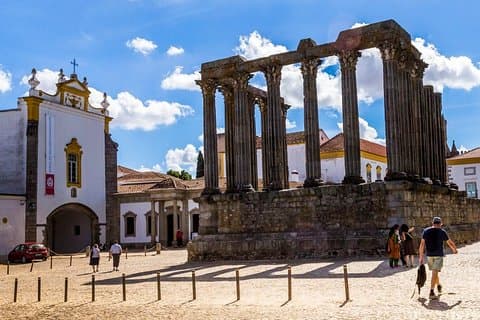A Cidade Antiga de Évora e o Tour Privado de Luxo Alentejano