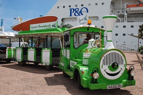 FAMOSO treno verde locale Noumea (01h30) con LYVAI