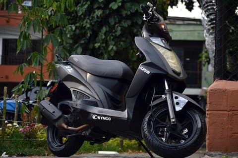 Aluguel de motocicleta 125cc scooter em Medellin