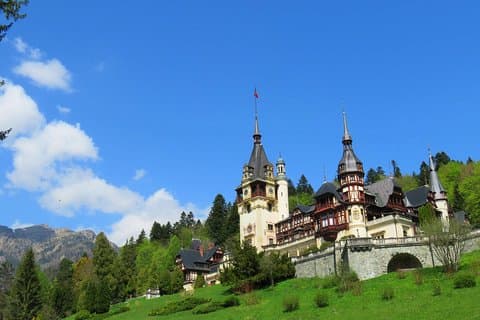 Hiking from the King's Castle to the Queen's Heart