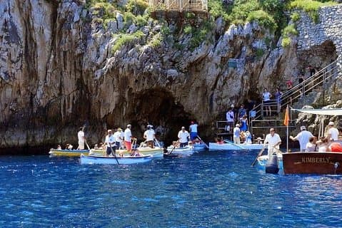 Capri & Blaue Grotte: Ganztägige Bootstour in kleiner Gruppe ab Positano