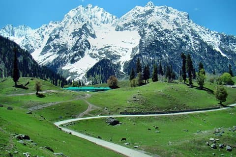 4 Star luxury Kashmir Package including Dinner