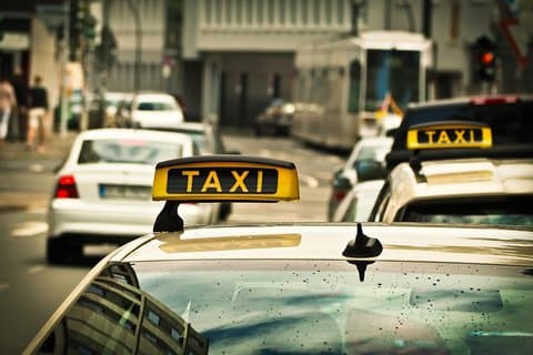 Aeroporto (CMB) a Colombo Private Taxi 24/7 Car, Van.