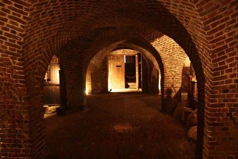 Tour a piedi notturno di Charleston Ghost & Dungeon con ingresso al Provost Dungeon