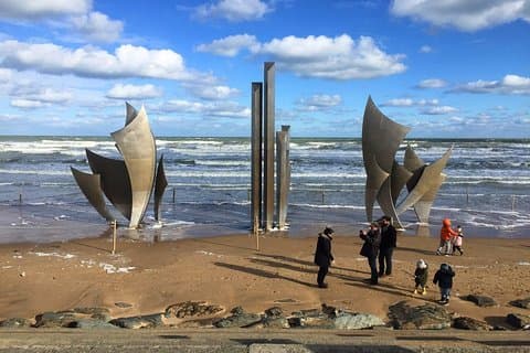 Normandy D Day US Beaches & Honfleur City - Daytrip from Paris