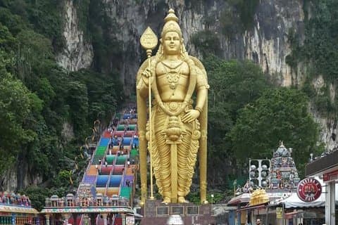 Batu Caves, Hot Spring, Monkey & Fireflies Tour med middag