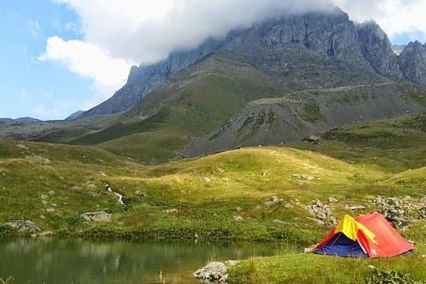 Tbilisi, Ananuri, Stepantsminda med vandring i Juta