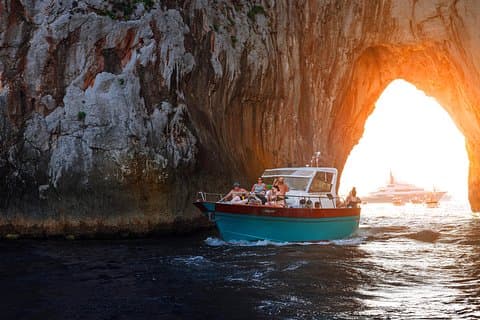 Capri Sunset Escape – eksklusiv aftenbådtur fra Sorrento