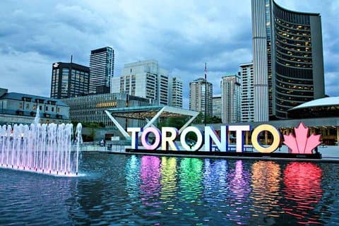 Discover Toronto Like a Local