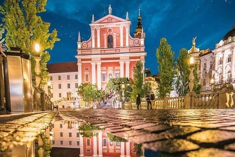Privat stadsrundtur i Ljubljana. 4 timmar med en vänlig och rolig lokal guide.