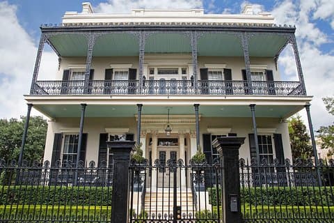 Garden District Walking Tour of New Orleans