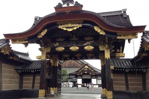 Privat Nijo Castle Sightseeing og Nishiki Food Tour