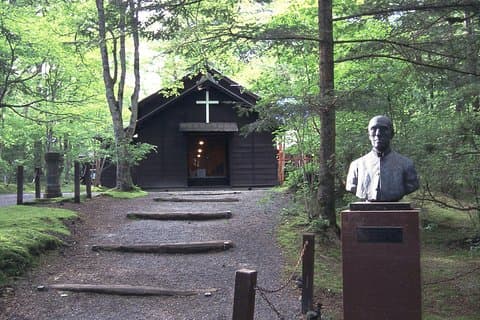 Tour met een speciale auto! Een bezoek aan de basis toeristische plekken in Karuizawa (cursus van een halve dag / Japanse gids)