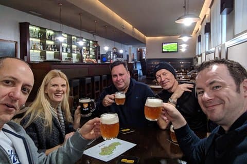 Tour local de cerveja e comida