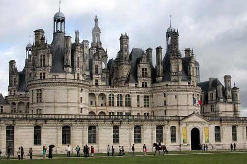 Loire Valley Castles VIP Private Tour: Chambord, Chenonceaux, Amboise