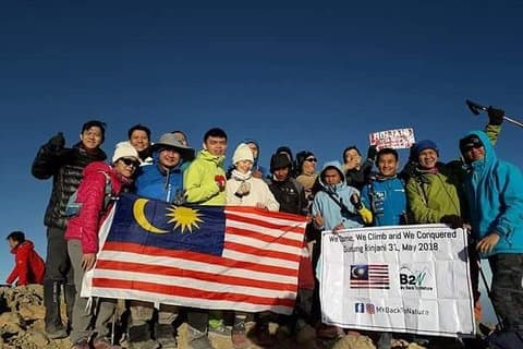 Mount Rinjani Summit Trek Full Sunrise Point (2D-1N)