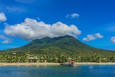 Halvdagstur til Nevis Island
