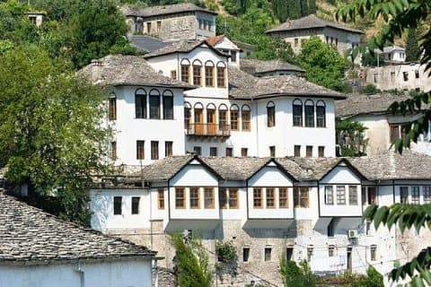 Visitez la ville de Gjirokastra