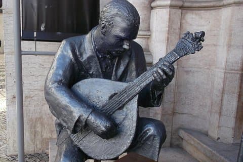 Tour di Lisbona in tuk tuk ed esperienza di fado con spuntini portoghesi
