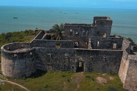 Visite des châteaux d'Amsterdam, de Williams et du Cape Coast