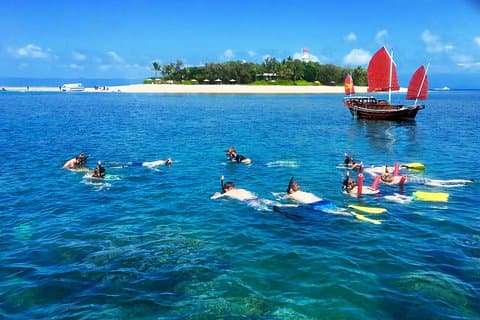 Low Island Snorkelling Alquiler privado a bordo del auténtico barco basura chino