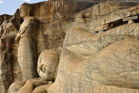 Excursión de un día a las ruinas antiguas de Polonnaruwa y peregrinación desde Anuradhapura