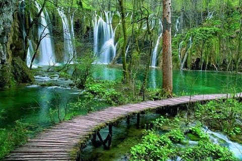 Plitvicer Seen – Tagestour mit Bootsfahrt – TICKETS RESERVIERT