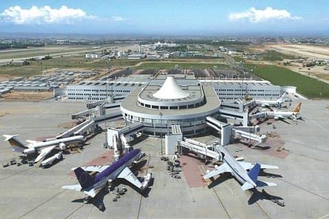 Antalya flyplass AYT Overføringer til Turkler Hoteller