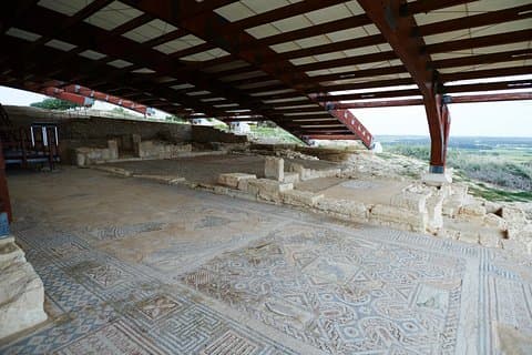 Visita guiada a las ruinas de Kourion, el castillo de Kolossi y la bodega desde Paphos