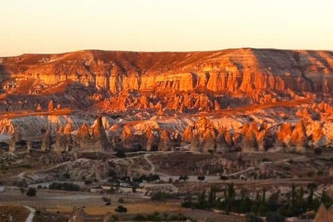 Cappadocia Private Rose Valley Sunset Watch med flaske Cappadocian Wine